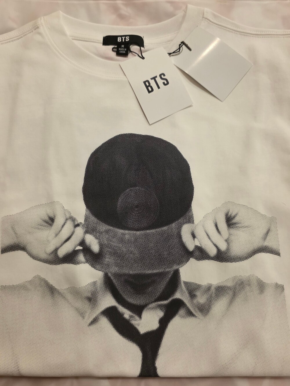 BTS Official Arirang Pop-Up Merch T-Shirt (Jin) - Picture 3 of 6